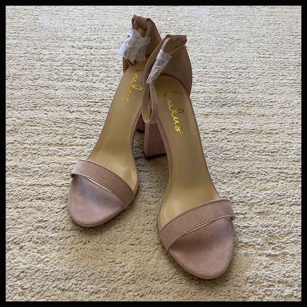 NWOT Lulus Taylor Blush Suede Ankle Strap Heels